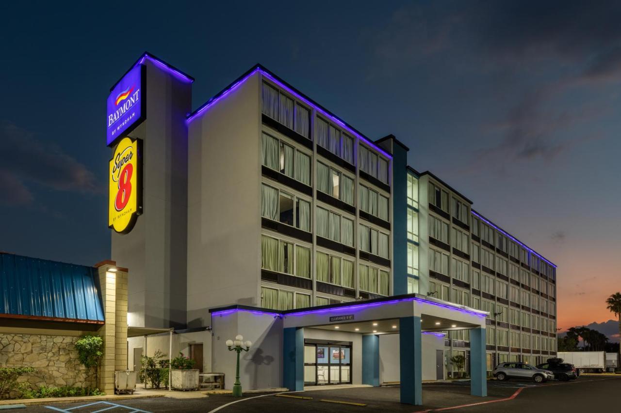 Baymont By Wyndham Laredo Otel Dış mekan fotoğraf
